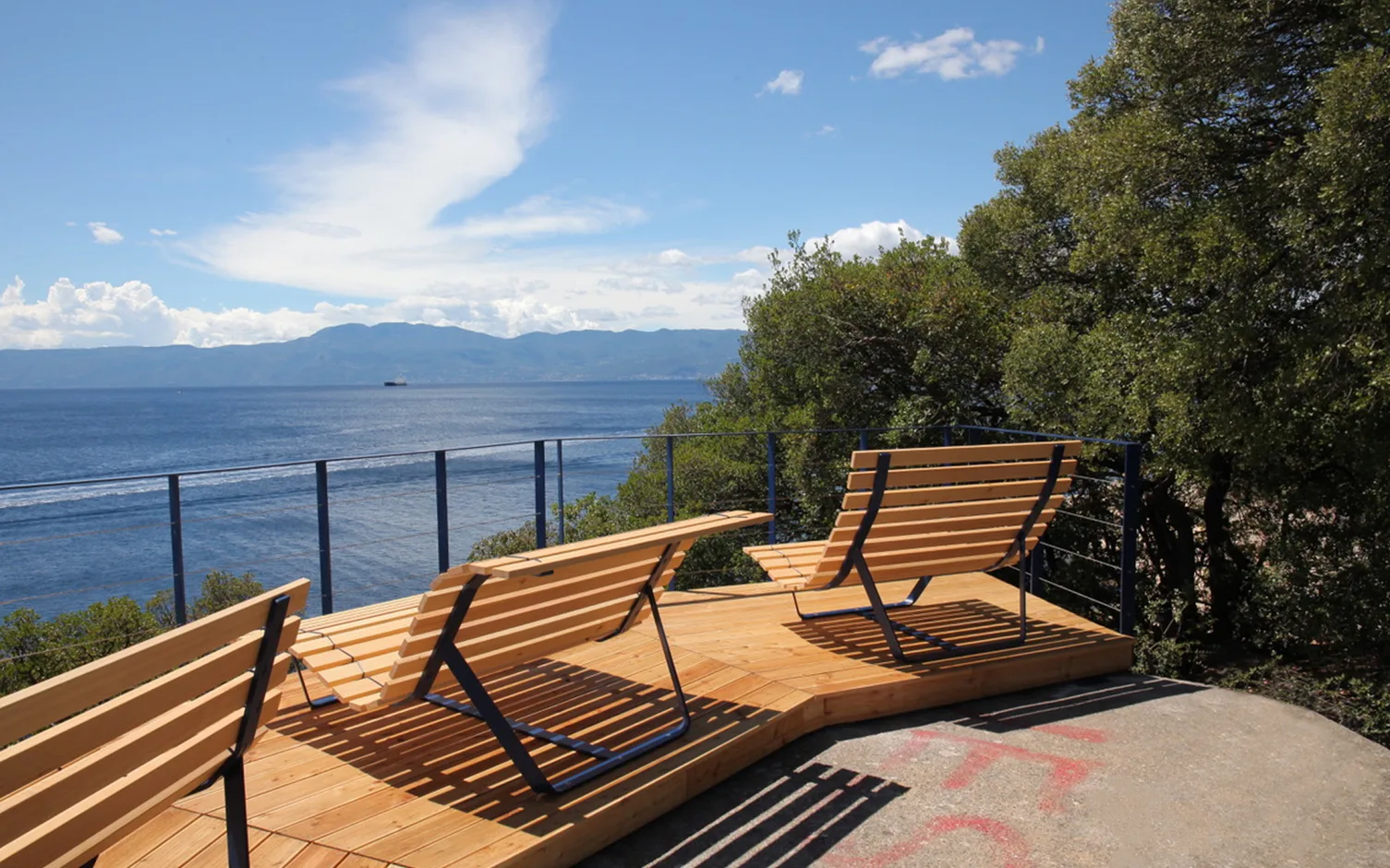 pb5btmpmo0lm5lvga4va_jpg