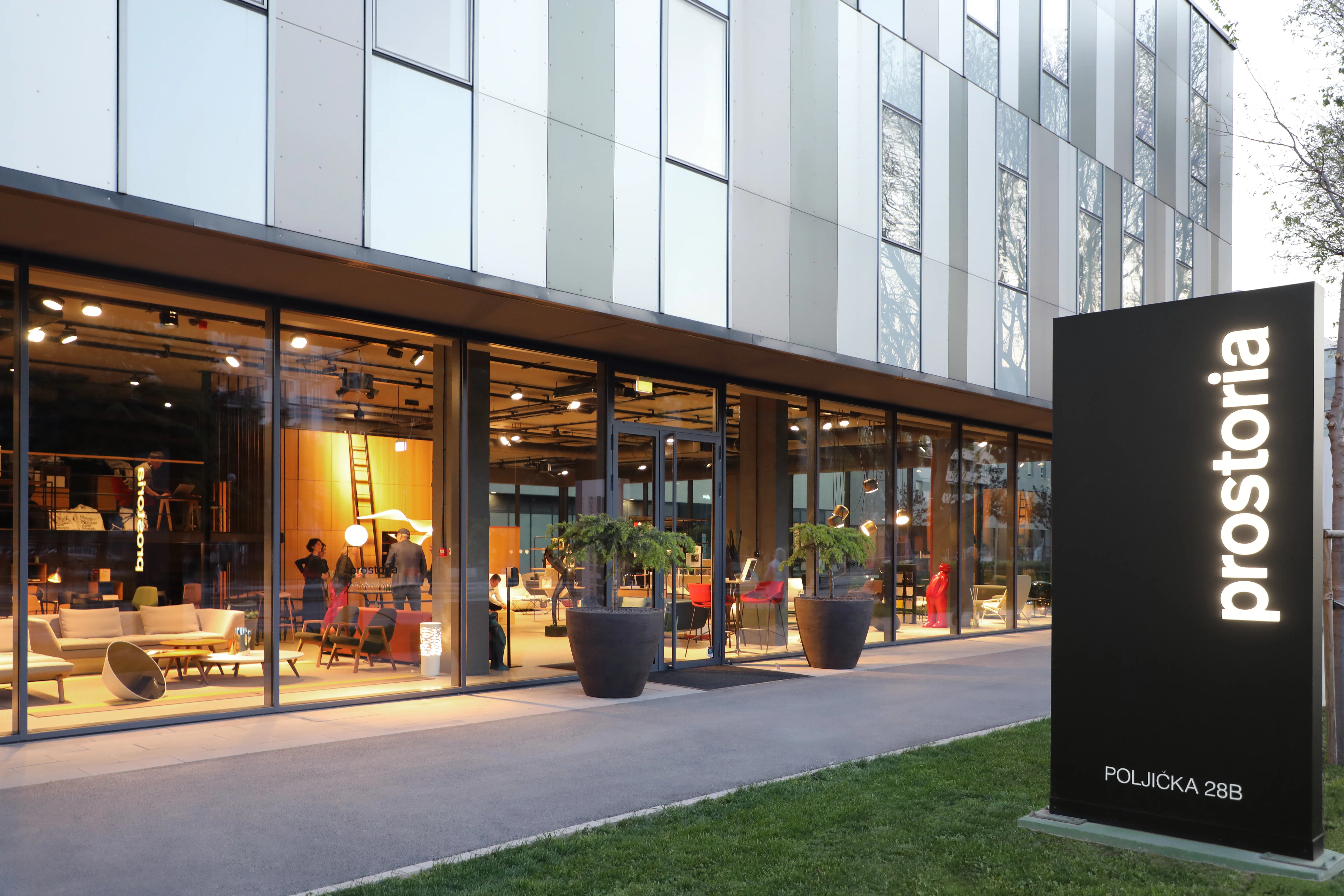 yz4h4usumkl8ype7k7oi_jpg