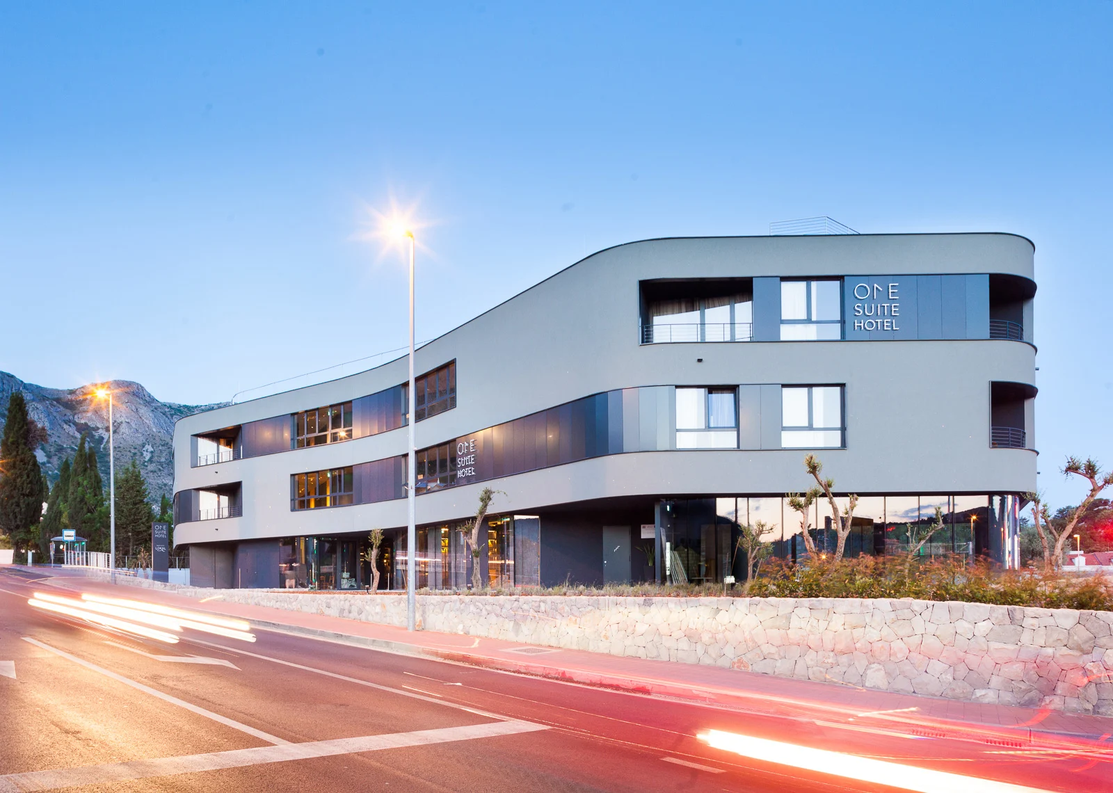 Hotel_One_Suite_e2z6zhjjysttztvxwlub_jpeg