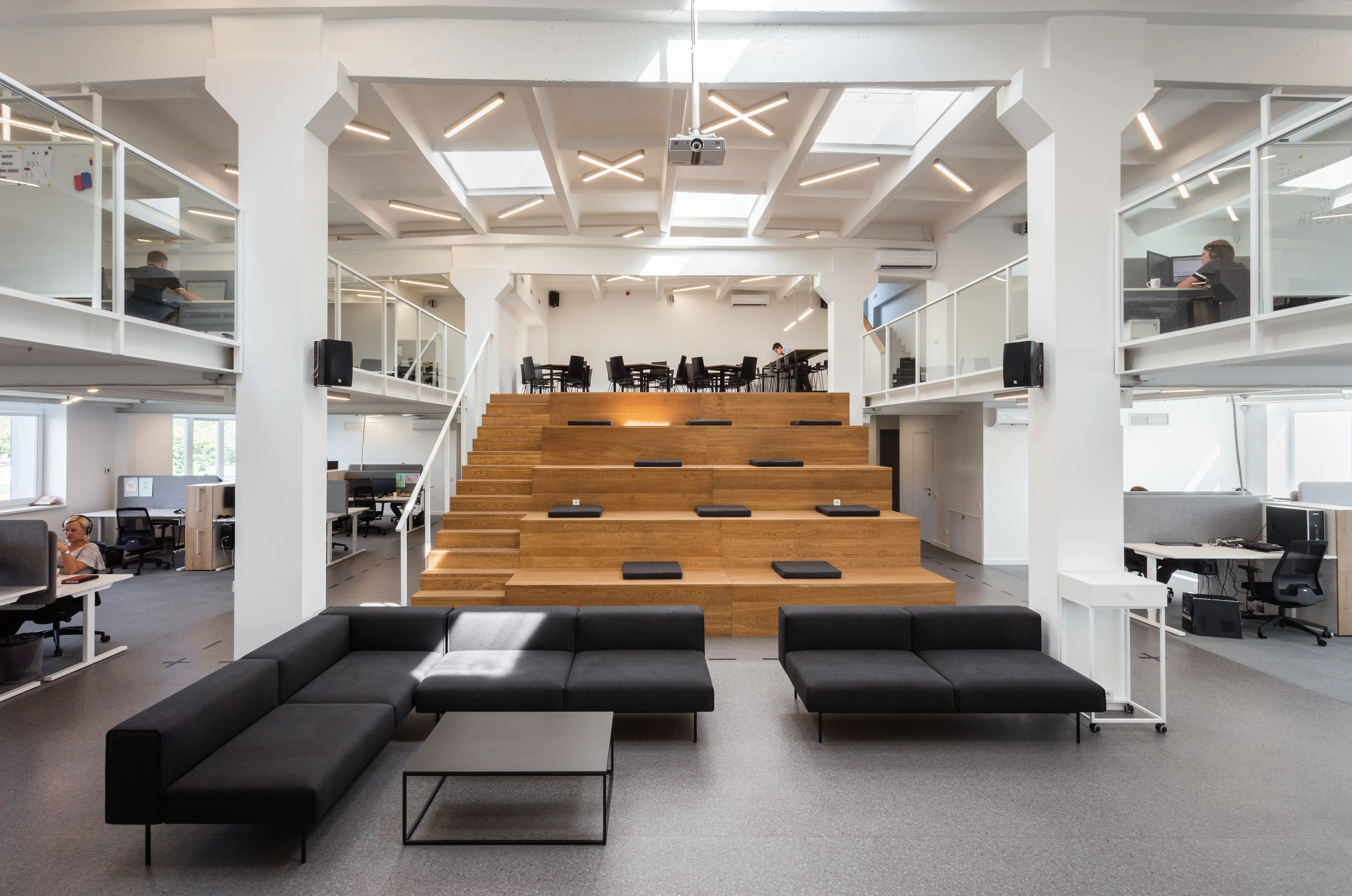 Nevda_Office_zizvnulo1gqaidjjwf8t_jpeg