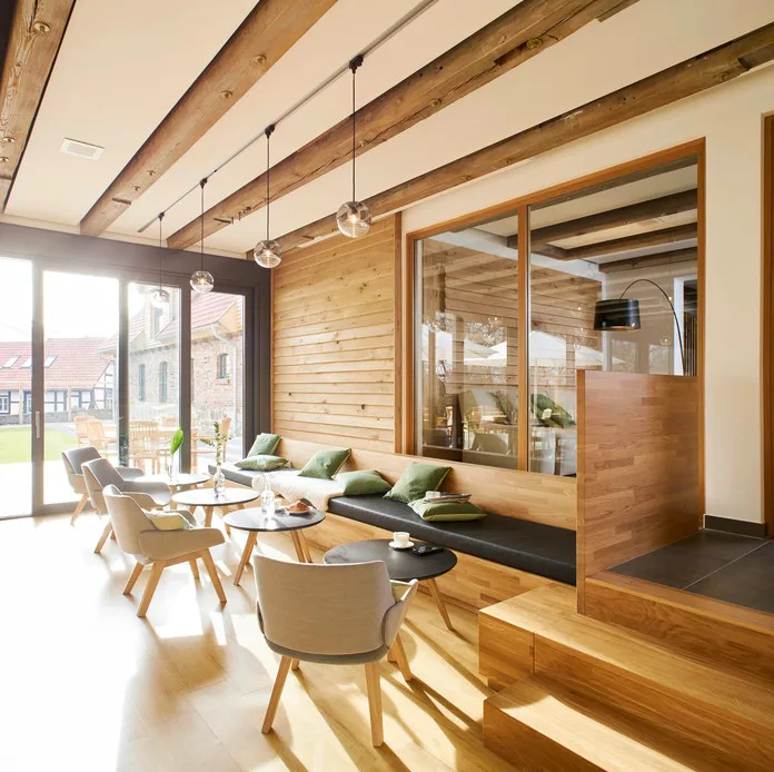 Hotel_Yard_Boarding_rhacz6vtibvmxcpjl8r3_jpeg